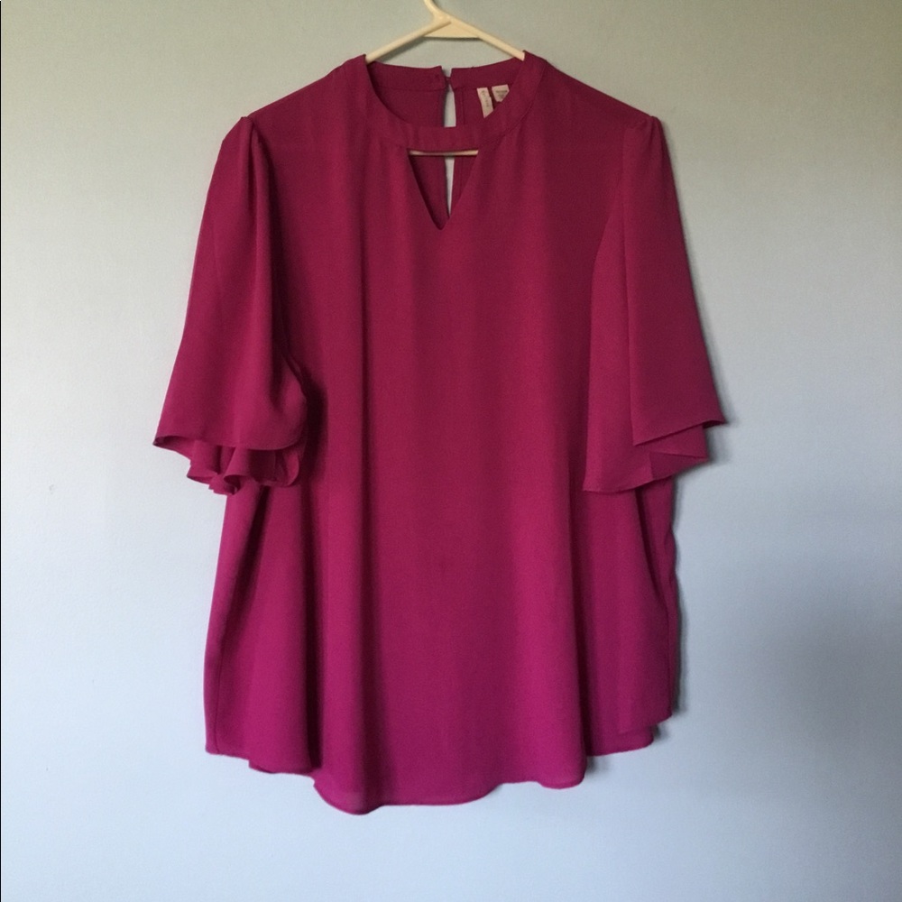 Flirty pink short sleeve top dressy to casual comfortable washable flattering